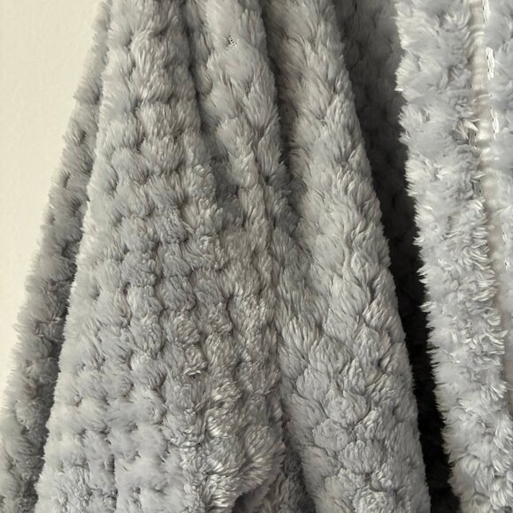 NWT Cozy Pavilia Gray Robe, Small - Picture 6 of 7